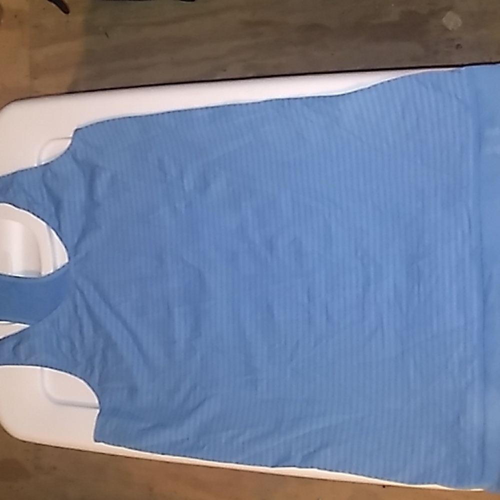 Under armor tank top blue and light blue striped medium